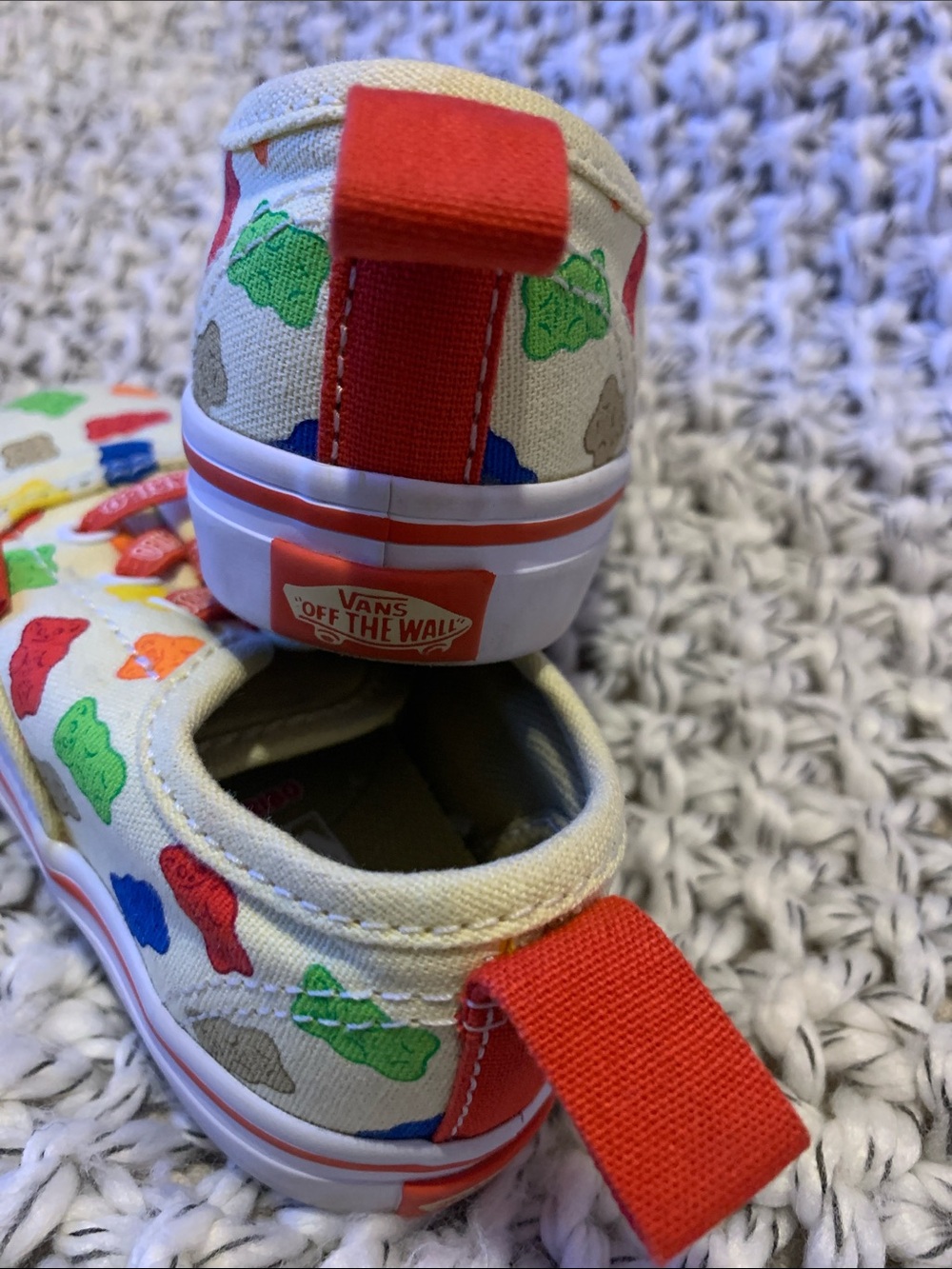 🐻 Vans Kids Cream Slip-On Sneakers with Multi-Color HARIBO Gummy Bear Print - Picture 4 of 6
